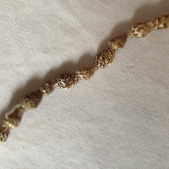 Vintage shell necklace - Picture 3 of 9